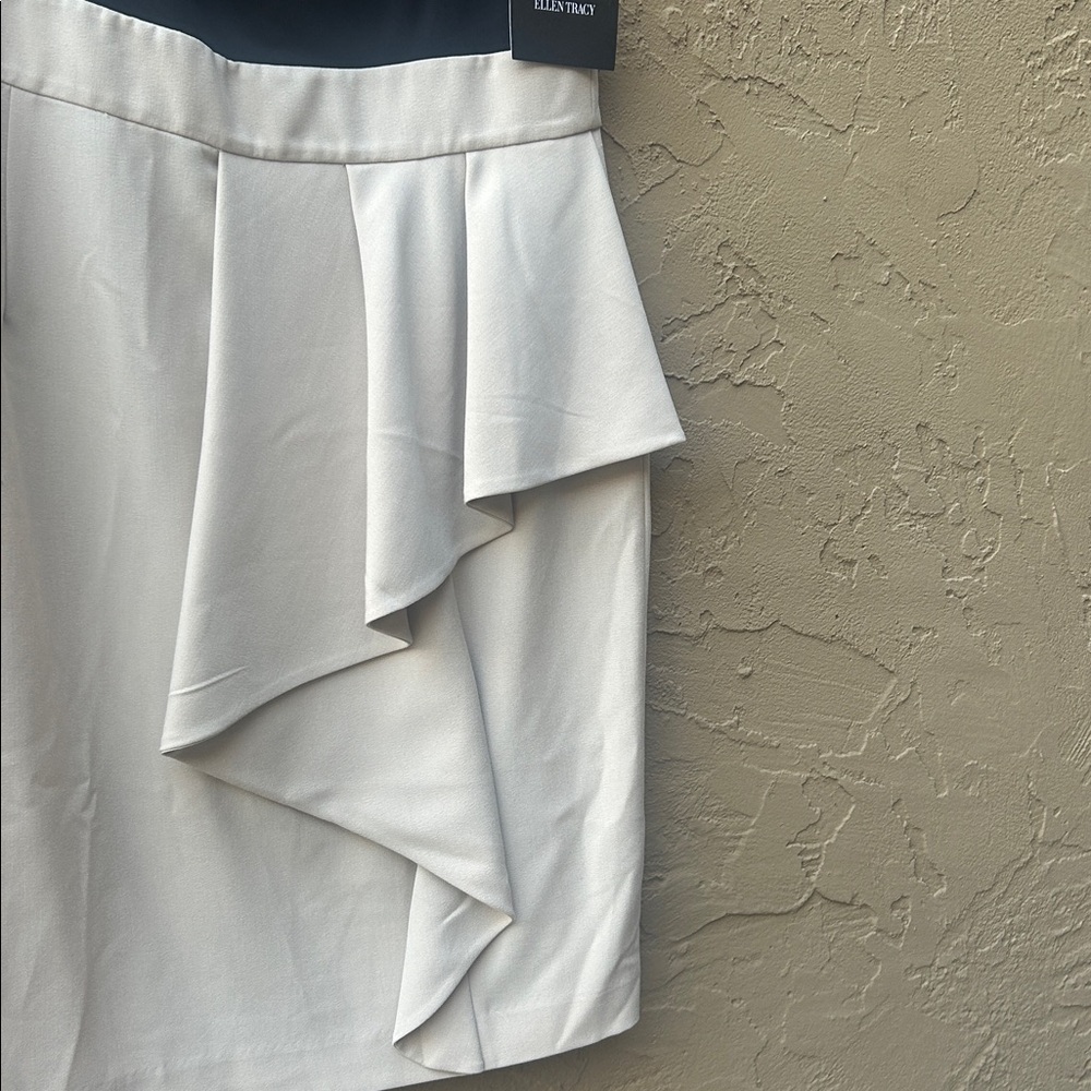 🎉HOST PICK🎉 Ellen Tracy Two-Tone Draped Sheath Dress - Picture 4 of 7